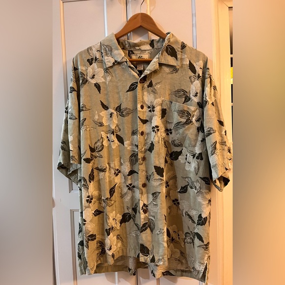 XL silk Seven Palms shirt. Classic tropical sage, gray, black & white print. - Picture 2 of 7